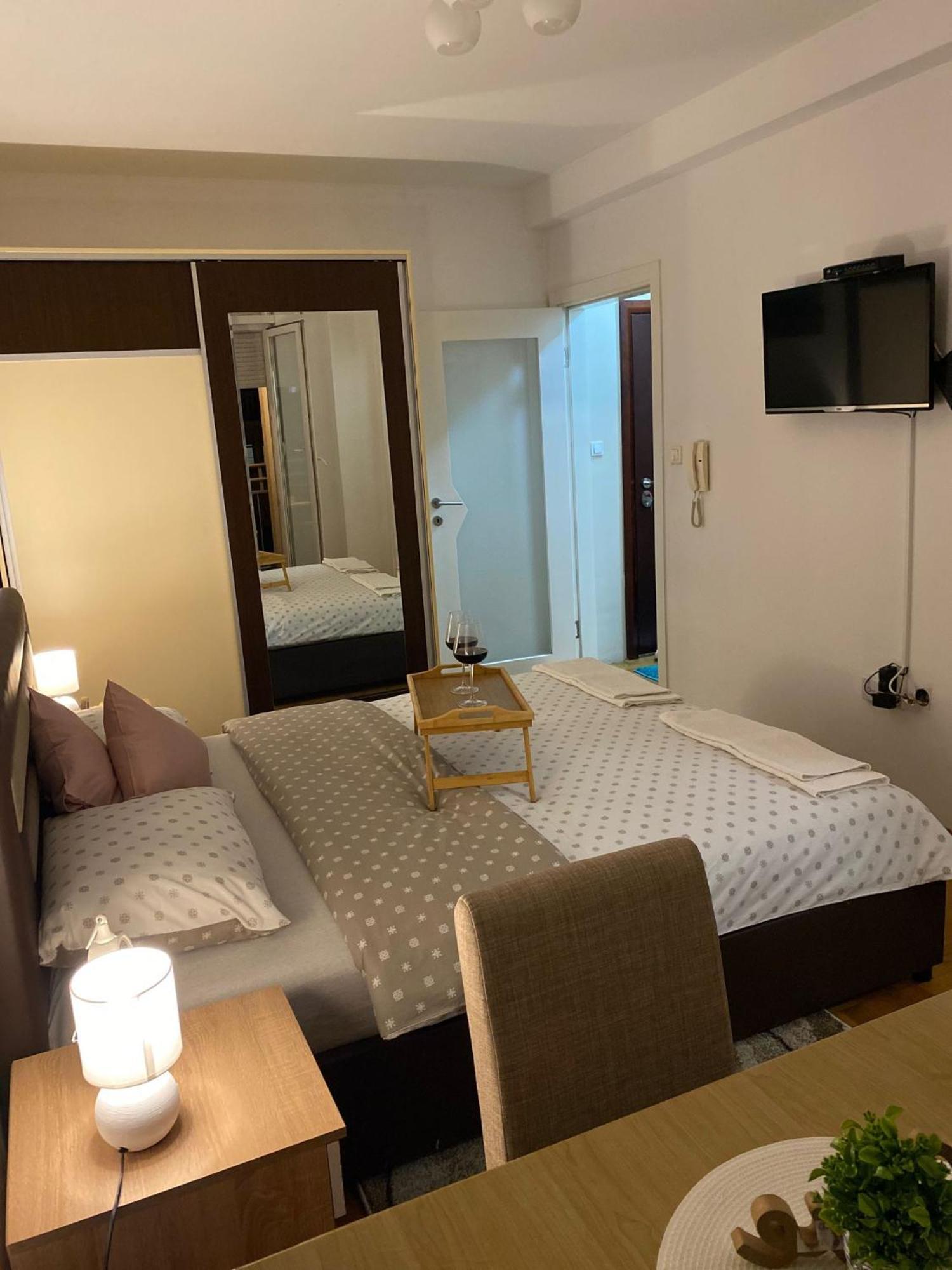 Apartman Ns Dan Centar Новий Сад Екстер'єр фото