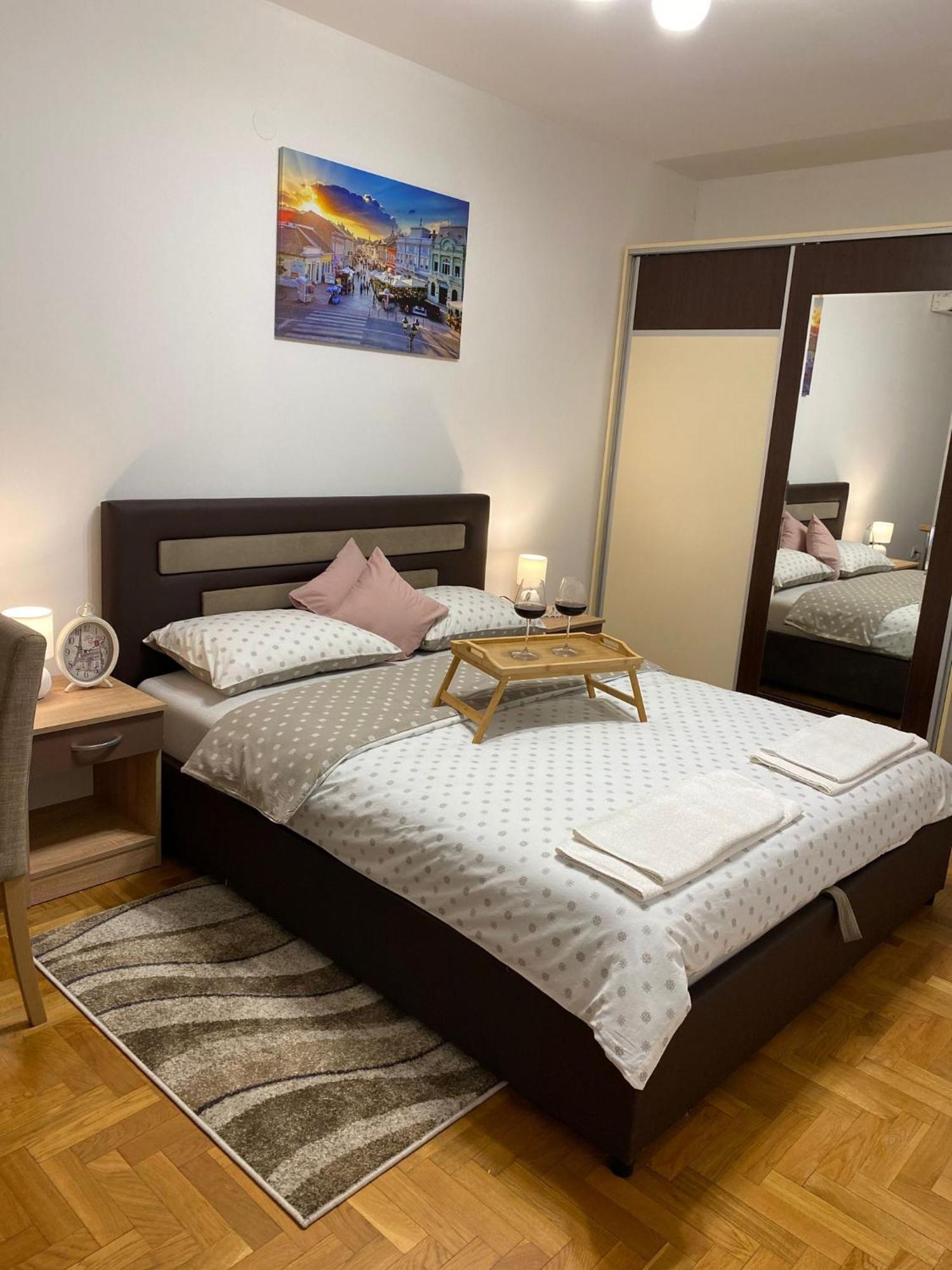Apartman Ns Dan Centar Новий Сад Екстер'єр фото